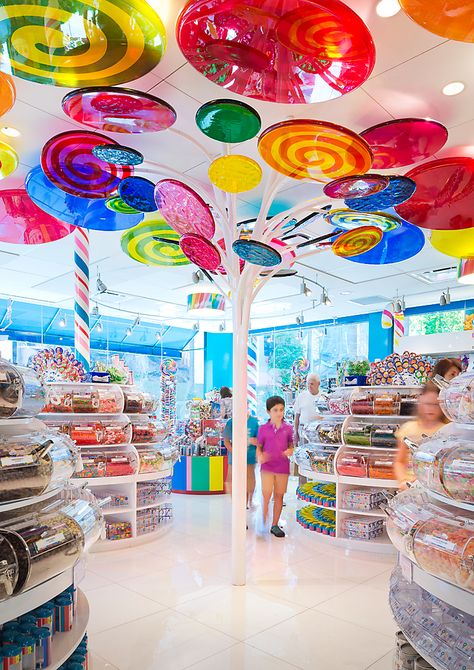 Candy Store Design, Candy Store Display, Candy Room, Candy Art, Bakery Shop, Retail Interior, Salou, Willy Wonka, Ice Cream Shop