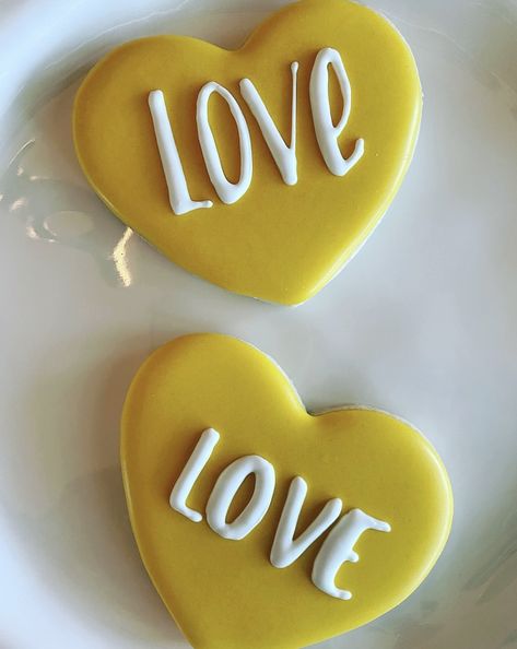 Word Cookies, Your Baking Bestie Royal Icing, Cookie Fonts Royal Icing, Best Fonts For Writing On Cookies, Lettering On Cookies, Cookie Writing, Baking Besties, Royal Icing Lettering, Your Baking Bestie