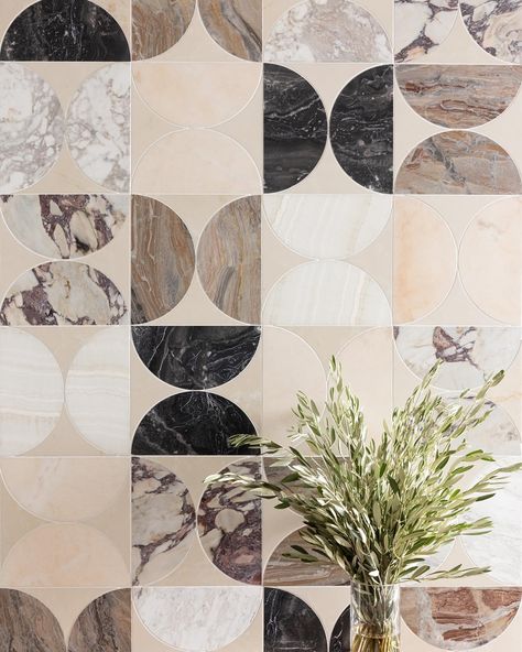 26 • Instagram Arabescato Orobico, Room Floor Tiles, Mosaic Marble, Calacatta Viola, Green Velvet Fabric, Artistic Tile, Materials And Textures, Commercial Interior Design, Gaming Room