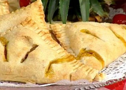 Warm Pineapple Turnovers Pineapple Turnovers Recipe, Turnover Recipes, Fruit Desserts, Sweets Treats, Creative Food, Coffee Cake, Cake Desserts, Pineapple, New Recipes