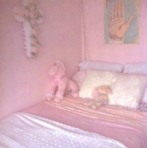 Childhood Room, Pink Bedroom, My Childhood, Stuffed Animals, Bedroom, Bed, Animals, Pink, White