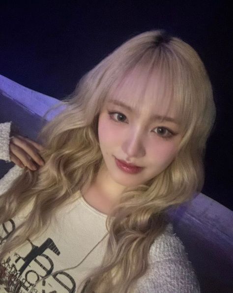 Kim Blonde, Ive Liz, Icona Pop, Kim Ji Won, January 29, Starship Entertainment, Kpop Outfits, Kpop Girl Groups, Instagram Update