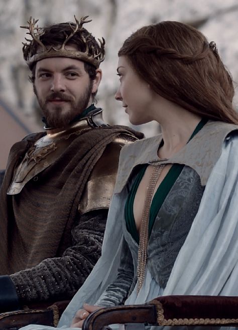 Renly Baratheon & Margaery Tyrell ~ Game of Thrones ugh classic Baratheon Aesthetic, Game Of Thrones Dresses, Loras Tyrell, Gethin Anthony, Game Of Thrones Wallpaper, Dessin Game Of Thrones, Renly Baratheon, House Tyrell, Game Of Thrones Facts