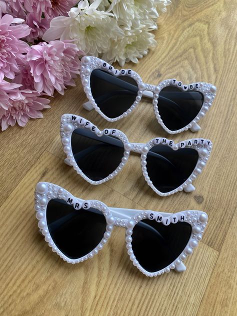 Bridal Party Sunglasses, Bridal Sunglasses, Bride Sunglasses, Pearl Sunglasses, Wife Of The Party, Wedding Sunglasses, Bride Bachelorette, Party Sunglasses, Letter Beads