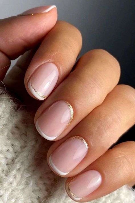 Trendy Short Nail Designs 2023, French Tip Gel Nails Short, Manikur Kuku, Subtle Nails, Manicure Diy, Manicure Tips, Nail Type, Nagel Tips, Flower Nail Designs