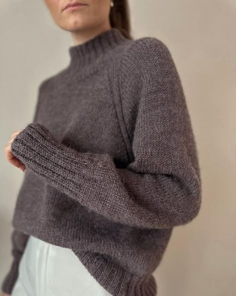 Knitted Sweater Pattern, Knit Mohair Sweater, 2023 Sweater, Knit Poncho Sweater, Knitting Hacks, Color Combinations For Clothes, Raglan Sweater, Bind Off, December 21