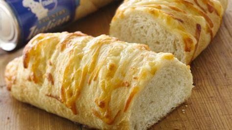 Pillsbury French Bread, Mozzarella Bread, Julie Julia, Savory Bread Recipe, Savory Baking, French Loaf, Savory Breads, Pillsbury Recipes, Garlic Bread Recipe