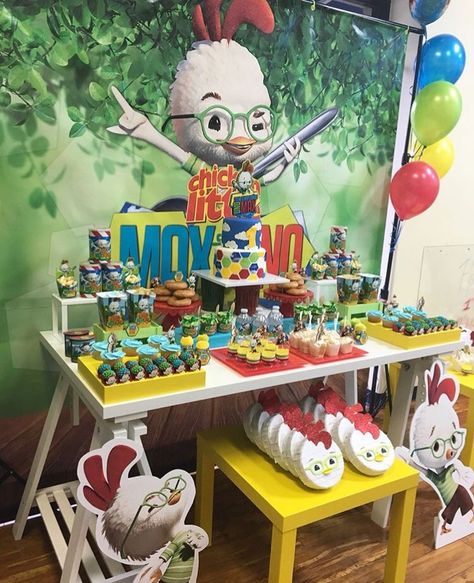 Chicken Little Birthday Party | Chicken mini pinatas | Farm Birthday Party | With Glitter and Confetti Chicken Themed Birthday Party, Chicken Little Disney, Movie Birthday Theme, Theme Dinners, Chicken Party, Party Chicken, Disney Universe, Chicken Little, Mini Pinatas