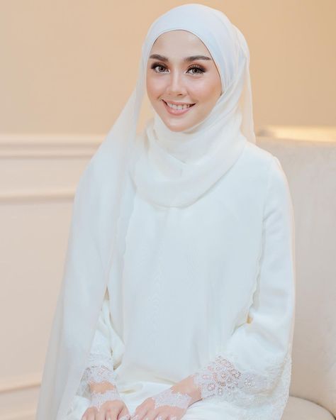 Songket Wedding Dress, Malay Wedding Dress, Muslim Wedding Hijab, Muslim Wedding Photos, Wedding Hijab Styles, Baju Kahwin, Nikah Outfit, Wedding Event Dresses, Muslimah Wedding Dress