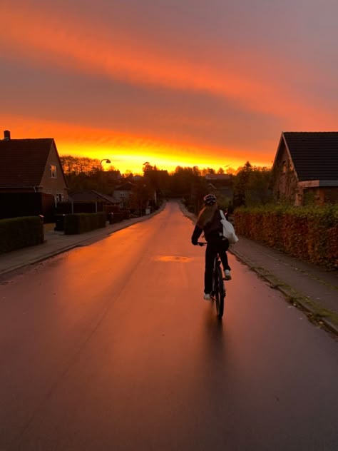 Aesthetic Bike Ride, Aesthetic Bike, Bike Aesthetic, Pretty Views, Motorcycle Aesthetic, Late Night Drives, Sky Pictures, Spotify Covers, Beautiful Locations Nature