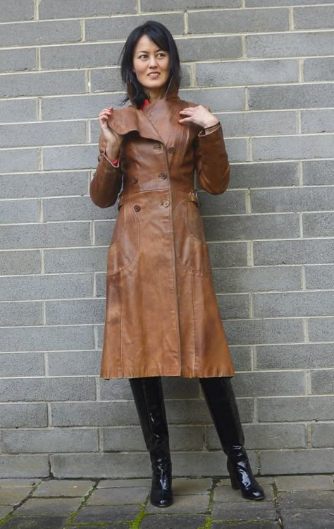 ’70s-style secret agent | Style Wilderness Black Leather Trench Coat Outfit, Leather Trench Coat Outfit, Trent Coat, Black Leather Trench Coat, Black Patent Leather Boots, Shiny Boots, Leather Coat Womens, Leather Coat Jacket, Trench Coat Outfit