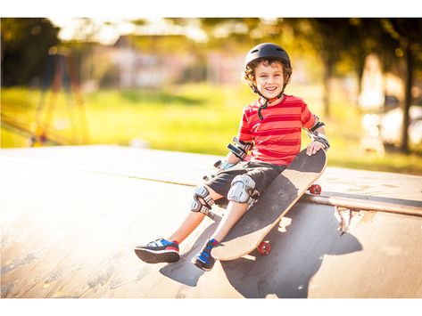 Kids Skateboard, Skate Clothes, Mouse A Cookie, Dangerous Sports, Kids Skateboarding, Kids Skates, Skateboard Helmet, Kid A, Sports Helmet