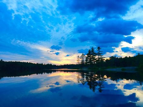 Copper Lake in Kawartha Highlands Provincial Park. On March 18, 2020, the Ontario government announced it has closed all provincial parks until April 30, 2020. (Public domain) Ontario Provincial Parks, Dusk Sky, Kawartha Lakes, Best Campgrounds, Backcountry Camping, Lake Sunset, Public Domain Images, Nature Photos, Free Stock Photos