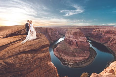 Engagement Photos Grand Canyon, Horseshoe Bend Engagement Photos, Horseshoe Bend Picture Ideas, Grand Canyon Engagement Photos, Grand Canyon Elopement, Engagement Photos September, Antelope Canyon Wedding, Antelope Canyon Elopement, Horseshoe Bend Wedding