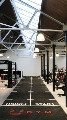 Gym Turf Ideas, Turf Home Gym, Gym Architecture Design, Gym Flooring Design, Gym Architecture, Gym Track, Boutique Gym, Dream Gym, Gym Design Interior