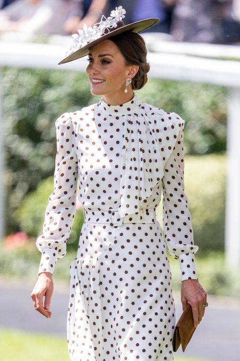 Kate Middleton Ascot, Ascot Style, Ascot Dresses, Polka Dot Midi Dress, Style Royal, Princess Kate Middleton, Catherine Elizabeth Middleton, Royal Princess, Princesa Diana