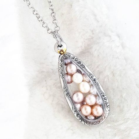 Akoya Oysters Pick a Pearl Cage Terrarium Necklace Disney Jewelry, Pearl Locket Terrarium Necklace, Oysters With Pearls, Pearl Locket, Cage Necklace, Pearl Party, Caged Necklace, Terrarium Necklace, Disney Etsy, Pearls Diy, Oyster Pearl