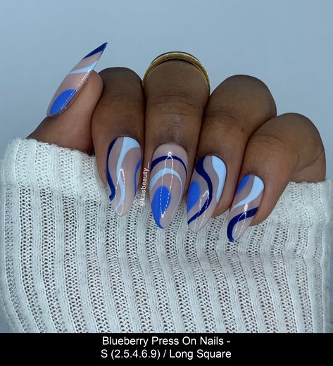 Blue swirl nail art deisgn Blue Nails With Line Design, Blue And Purple Almond Nails, Swirly Blue Nails, Summer Nails On Natural Nails, Fun Blue Nails Designs, Blue Summer Nails Almond Shape, Nail Designs Summer Blue, Summer Nails Swirls, Cornwall Nails