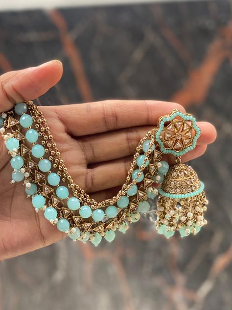 Rajasthani Mehndi, Desi Outfits, Indian Bridal Jewelry Sets, Jewerly Designs, Blue Crown, Fancy Jewellery Designs, Hair Jewellery, Indian Jewellery Design Earrings, Ear Ring