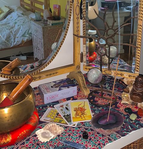 #spiritual #tarot #singingbowl #altar Tarot Card Table Setup, Tarot Card Table, Spiritual Tarot, Card Table, Season Of The Witch, Table Setup, Singing Bowls, Table Cards, Tarot Card