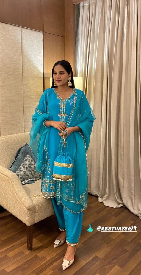 Punjabi Suits Trending, Firozi Colour Suit, Blue Punjabi Suit, Chooda Ceremony, Harshdeep Kaur, Baani Sandhu, Heavy Suits, Ladies Suit Design, Blue Sharara