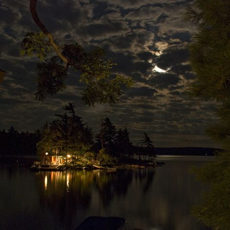 Ontario Cottages, Cottage Lake, Lake George, Theme Halloween, The Night Sky, Cabins In The Woods, Pics Art, الرسومات اللطيفة, New Yorker