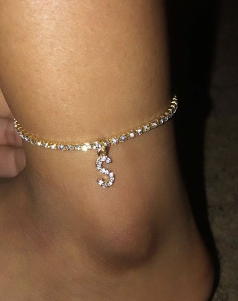 Chloe Walsh, Cora Reilly, Ankle Jewelry, Malibu Barbie, Fake Friends, Jewelry Lookbook, Gossip Girl, Anklets, Diamond Bracelet