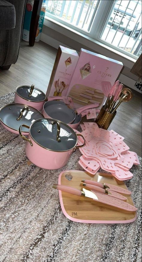 Pink Pots, Pink Apartment Decor, Pink Kitchen Appliances, Apartment Appliances, Pink Apartment, Kitchen Decor Collections, Girl Apartment Decor, First Apartment Essentials, Sauce Pans