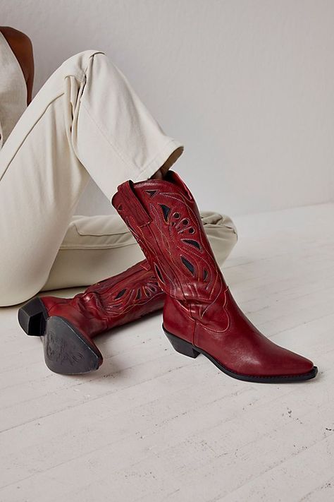 What to Wear (and Not Wear) With Cowboy Boots | Who What Wear Western Ankle Boots Outfit, Best Cowboy Boots, Ankle Boots Outfit, Free People Boots, Brown Heeled Boots, Ankle Cowboy Boots, Boots Outfit Ankle, Rancho Mirage, Boho Boots