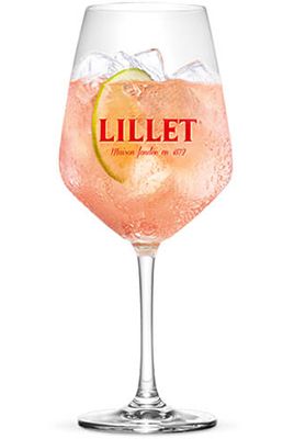 Lillet Rosé Tonic Long Drink, Tonic Water, Ginger Ale, Signature Cocktail, Cocktail Drinks, Wine Glass, Alcoholic Drinks, Food And Drink, Drinks