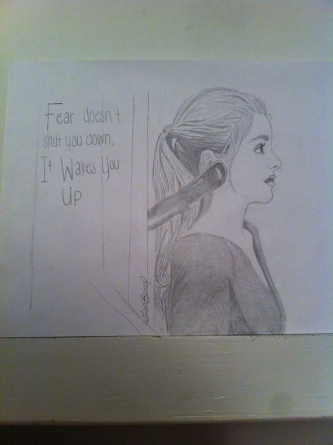 Divergent sketch comment and like :) Divergent Sketches, Divergent Drawings Easy, Divergent Drawings, Veronica Roth Books, Art Love Couple, Tris And Tobias, Art Couple, Dean O'gorman, Tris And Four