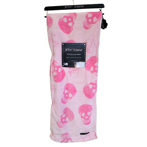 Stay Cozy! 50" X 70", Extra Soft All Poly Plush Throw. Brand New In The Original Packaging--Great Gift Or Treat For Yourself. Betsey Johnson Bedding, Black Strawberry, Christmas Throw Blanket, Pink Skull, Cute Lazy Outfits, Plush Throw Blankets, House Things, Lazy Outfits, Aesthetic Stuff