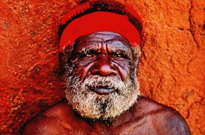 Aborigines are the world's oldest continuous culture, and though they arrived in Australia between 40,000 and 60,000 years ago, their appearance has not changed significantly. They typically have deep-set eyes, broad noses, full lips and prominent cheekbones. Oldest Civilization, Australian Aboriginals, Australian People, Human Migration, Aboriginal History, Deep Set Eyes, Aboriginal Culture, Australian History, Aboriginal People