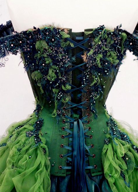 Wood Nymph, Costumes Couture, Fair Outfits, Fantasy Dresses, Gowns Prom, Ball Gowns Evening, Fantasy Gowns, Fairytale Dress, Fairy Costume