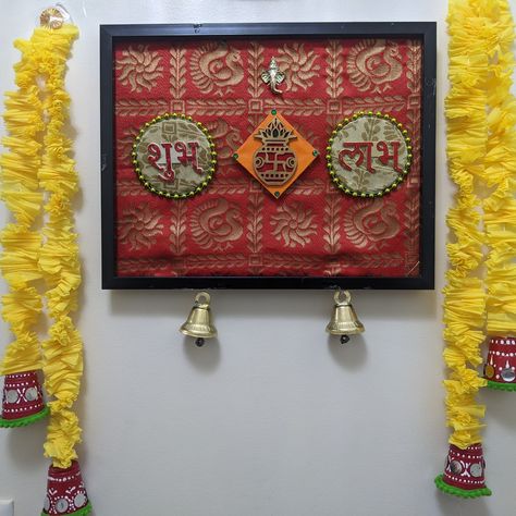 Shubh Labh festiv art. Reclaimed Wood Decor, Frames Ideas, Chalk Crafts, Wooden Centerpieces, Diy Room Decor Videos, Name Plate Design, Vase Collection, Diwali Decor, Ethnic Home Decor