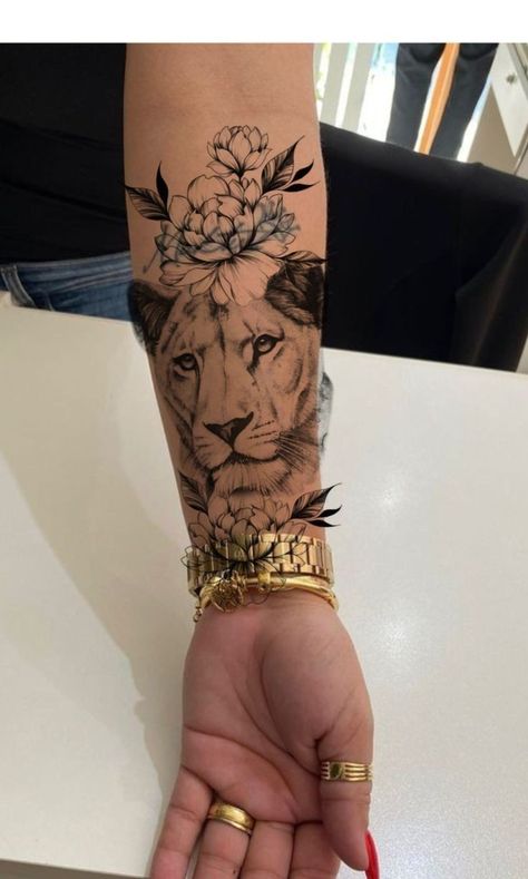 Female Sleeve Tattoos, Sleeve Tattoos Ideas, Tattoo Fixes, Arm Sleeve Tattoos For Women, Floral Thigh Tattoos, Female Sleeve, Mommy Tattoos, Eagle Tattoos, Pretty Tattoos For Women