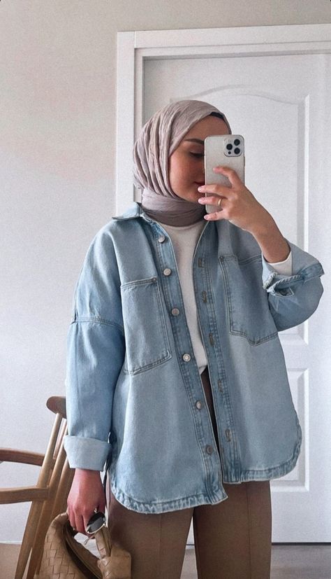 Jeans Shirt Outfit Hijab, Jacket Jeans Outfit Hijab, Denim Hijab Outfit, Denim Jacket Outfit Hijab, Outfit Ideas Summer Hijab, College Outfits Hijab, Summer Hijab Outfits, Hijab Outfit Summer, Summer Fashion Dresses Casual