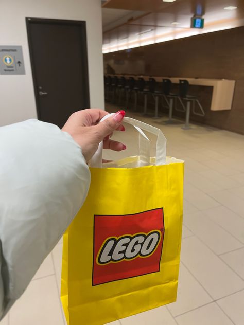 Lego bag secured, lego gifts, Lego Lego Bag, Lego Flowers, Lego Gifts, Vision Board, Lego, Flowers, Gifts, Quick Saves