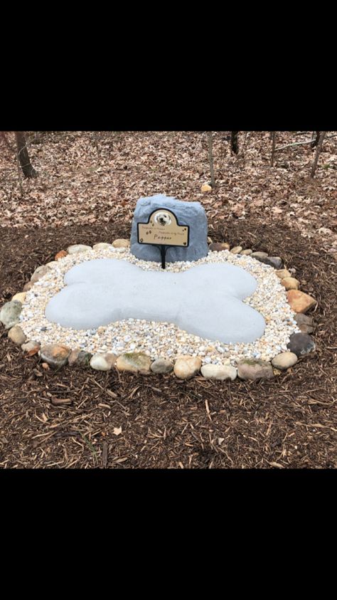 Dogs Grave Ideas, Dog Tombstone Diy, Pets Grave Ideas, Dog Headstone Diy, Memorial For Dogs Ideas, Pet Tombstone Ideas, Dog Grave Ideas Pet Memorials, Dog Memorial Ideas Gardens, Pet Grave Ideas