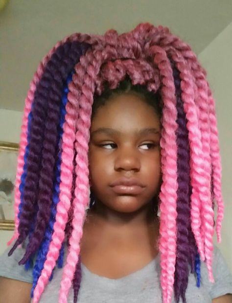 Beauty half-unicorn half medusa  2X MAMBO TWIST BRAID 24″  Protective style Neapolitan Braids, Half And Half Braids, Medusa Braids, Ugly Braids, Half Braids, Mambo Twist, Reaction Photos, Half Braid, Tally Ho