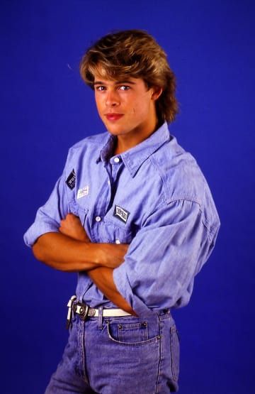 These Brad Pitt Photos From 1987 Are Wonderfully Cheesy Guys 80s Outfit, 80s Outfits Men, 80s Fashion For Men, Brad Pitt Pictures, 80s Mens Fashion, 80s Guys, Disco Outfits, Hip Hop Mode, 1980s Outfits