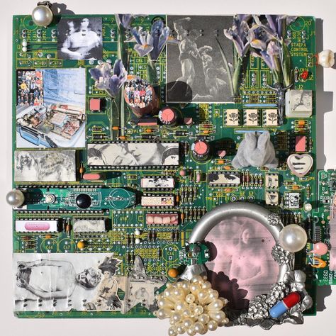 Via @bathyspher3 on twitter Circuit Board Art, Creation Photo, Board Art, Art Texture, Ap Art, A Collage, New Wall, Circuit Board, Funky Art