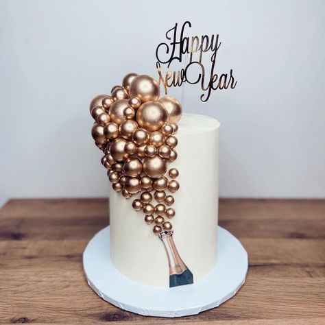 New Year Cake Design Ideas 2024, Happy New Years Cake Ideas, New Year’s Eve Birthday Cake, New Year’s Cake, New Years Eve Cake Decorations, Nye Birthday Cake, Cake Designs For New Year, New Year Cakes Ideas, New Years Eve Cakes