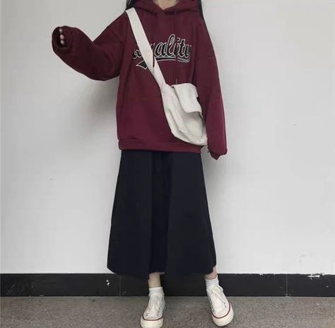 Academia Aesthetic Outfit, Loose Pants Outfit, High Fashion Trends, Outfit Korean Style, Muslim Fashion Hijab Outfits, Stylish Hoodies, Oversized Outfit, Office Fashion Women, Kawaii Fashion Outfits