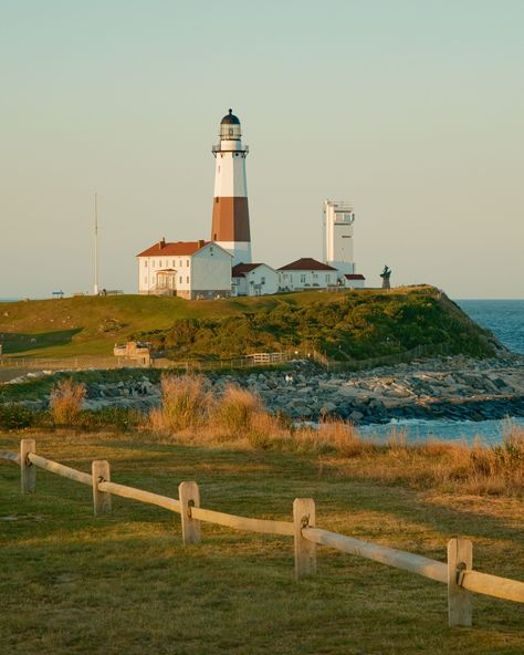 View of cliffs and Montauk Point Lighthouse, in Montauk, The Hamptons, New York Montauk Long Island, Montauk Lighthouse, Montauk New York, Hamptons New York, Hotel Motel, White Car, Posters Framed, Image House, Visual Communication