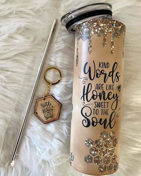 Custom Coffee Tumbler Glitter, Inspirational Tumbler Cups, Insulated Cups Personalized, Sublimation Tumbler Cup Designs, Best Selling Tumbler Designs, Classy Tumbler Ideas, Epoxy Cup Designs, Sublimation Glass Tumbler Ideas, Simple Tumbler Ideas