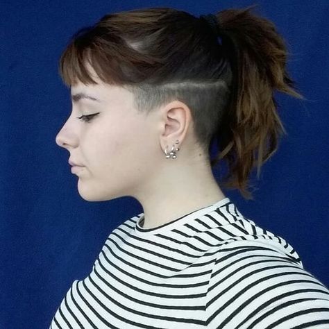 360 Undercut, Fringe Ideas, Badass Haircut, Queer Haircut, Punky Hair, Haircut Undercut, Hair Dye Tips, Undercut Long Hair, Pompadour Hairstyle