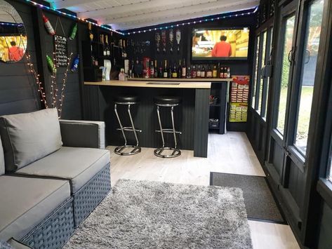 Patio Game Room Ideas, Mancave Small Room Ideas, Shed Mancave Ideas, Backyard Man Cave Ideas, Man Cave Home Bar Shed, Mancave Shed Ideas Interior, He Shed Interior Ideas, Summerhouse Decoration Ideas, Diy Man Cave Shed