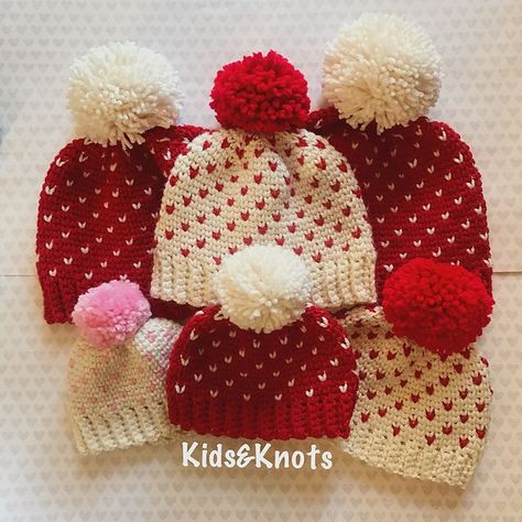 Mini Heart Hat -free crochet pattern- فن النسيج, Hat Patterns Free, Crochet Heart Pattern, Crochet Knit Hat, Valentines Crochet, Hat Patterns, Haken Baby, Beanie Pattern, Crochet Heart