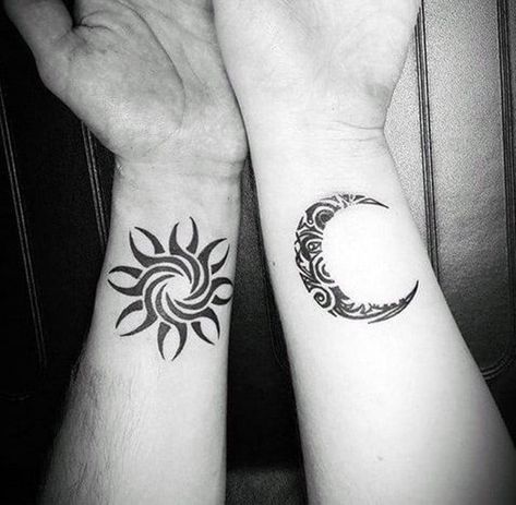 Design Tatuaje, Tattoo Sonne, Couple Tattoos Love, Yin En Yang, Tato Suku, Best Couple Tattoos, Moon Sun Tattoo, Tattoo Placements, Couple Matching Tattoo